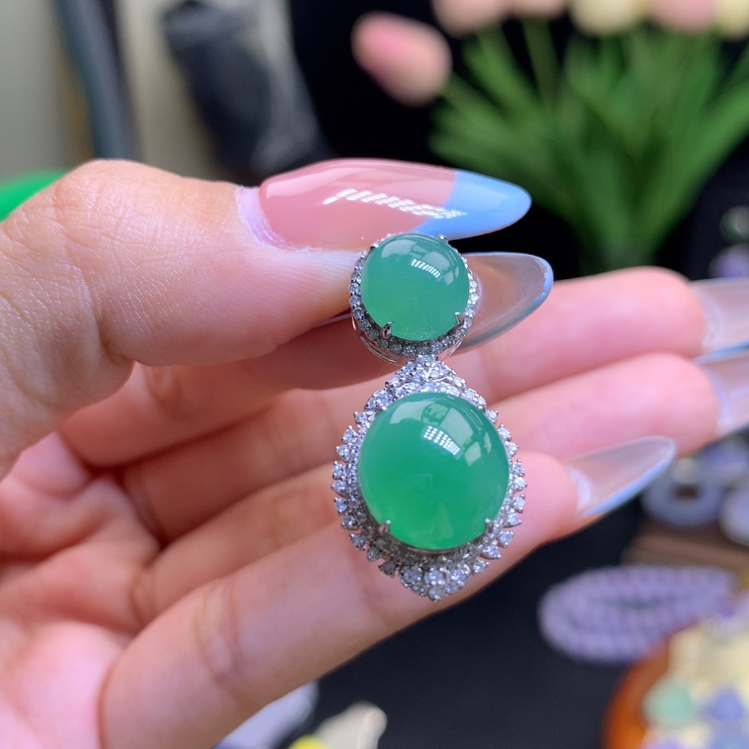 翡翠18K金镶嵌颈饰天然