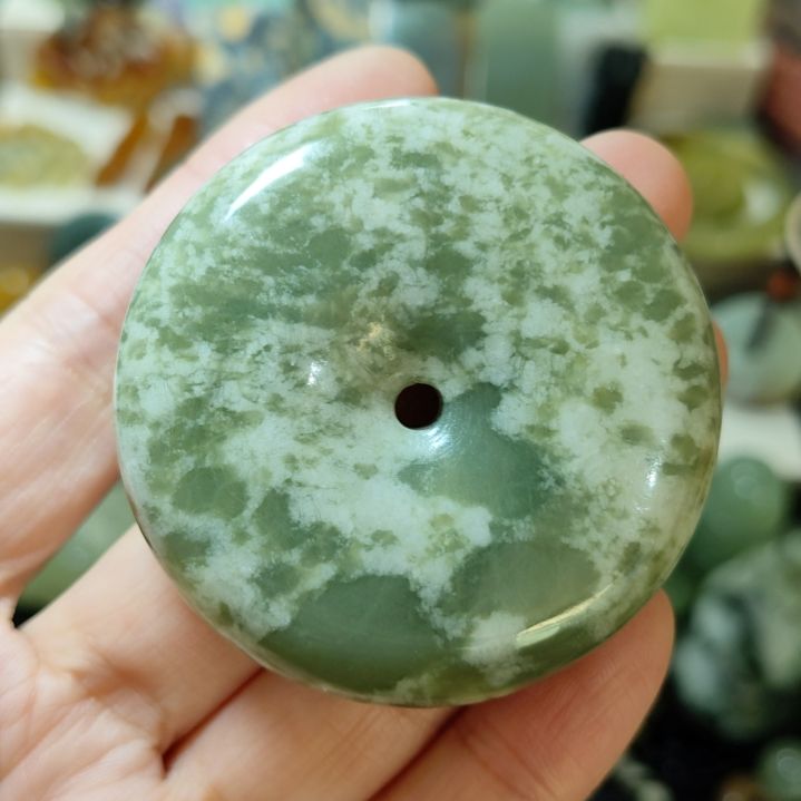 岫玉未镶嵌平安扣