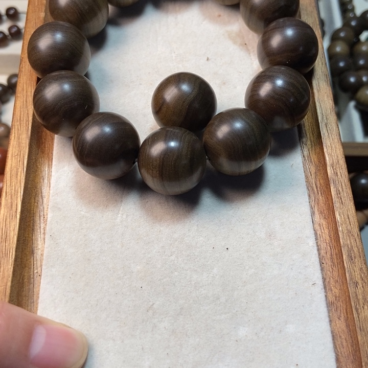 *****檀香木老山檀香水阴沉2.0*13、奶香