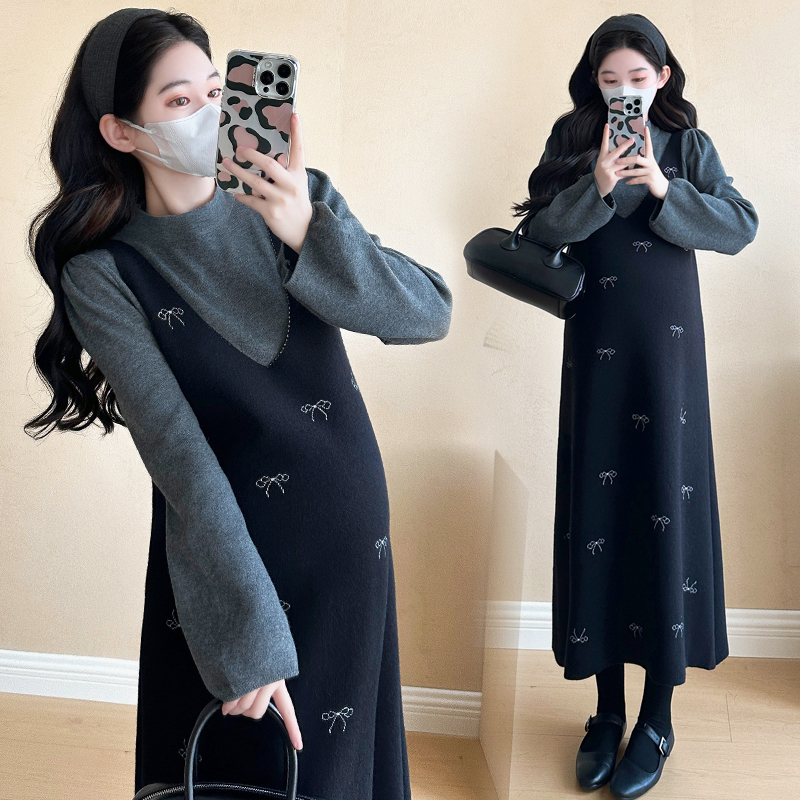 孕妇2025秋冬新款网红韩版刺绣毛衣背心裙泡泡袖半高领打底套装