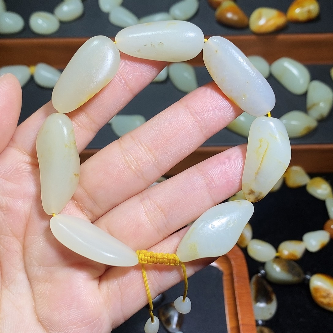 和田玉未镶嵌手链