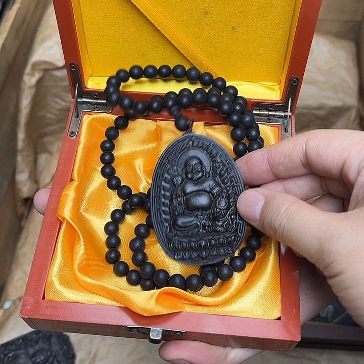 大叶紫檀（黑酸枝木类）