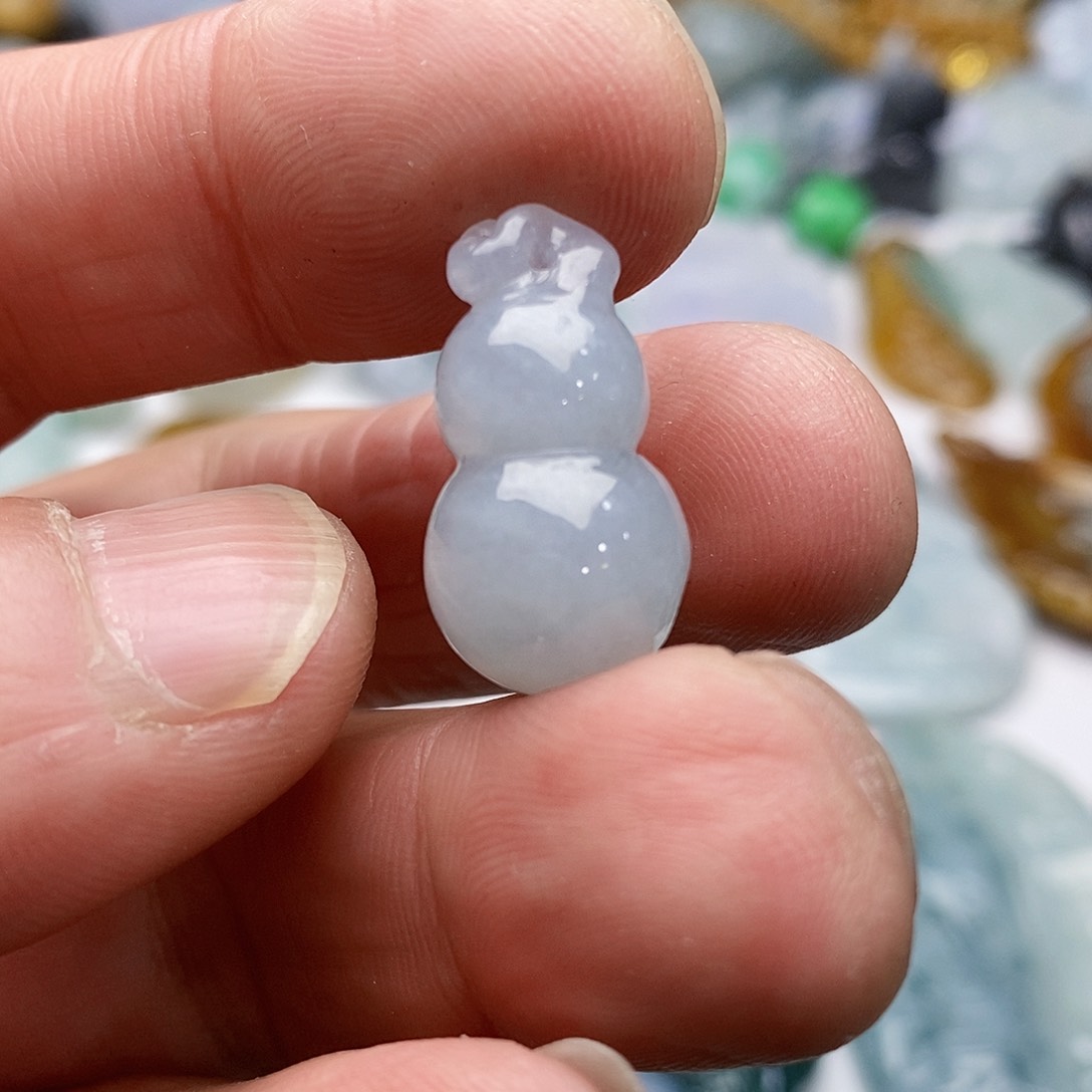 翡翠颈饰未镶嵌葫芦