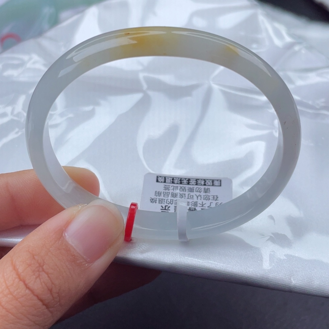 翡翠手镯（贵妃镯）未镶嵌七*月