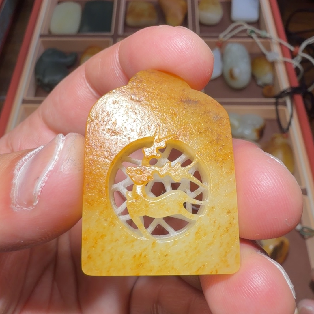 和田玉未镶嵌颈饰