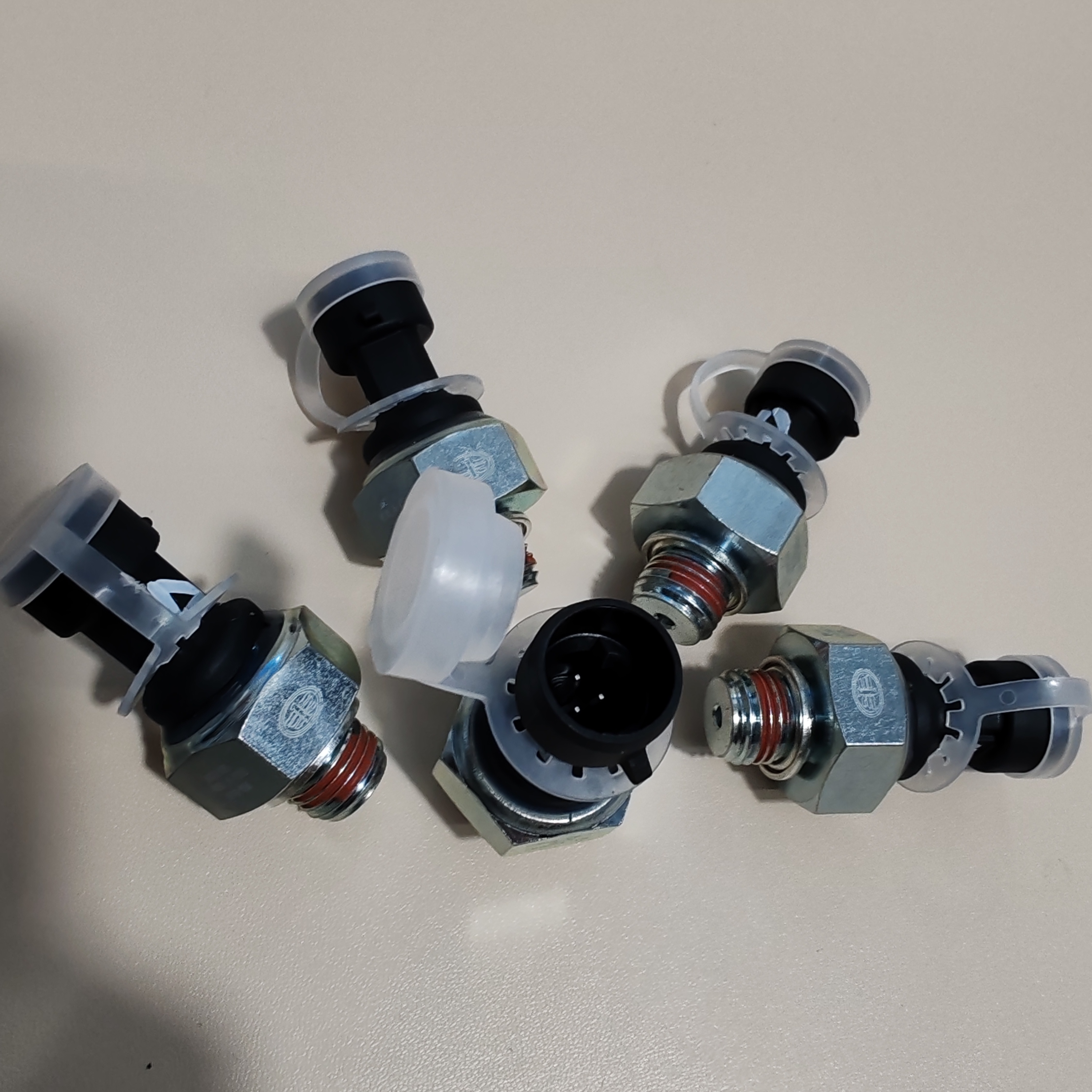 解放J6J7机油压力传感器大柴锡柴48D/607电子式机油感应塞