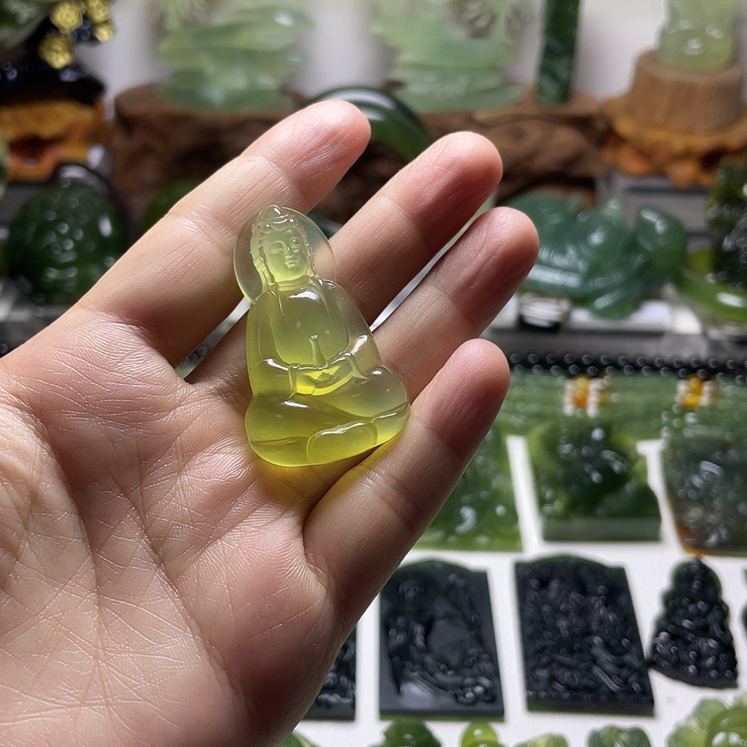 未镶嵌蛇纹石玉颈饰