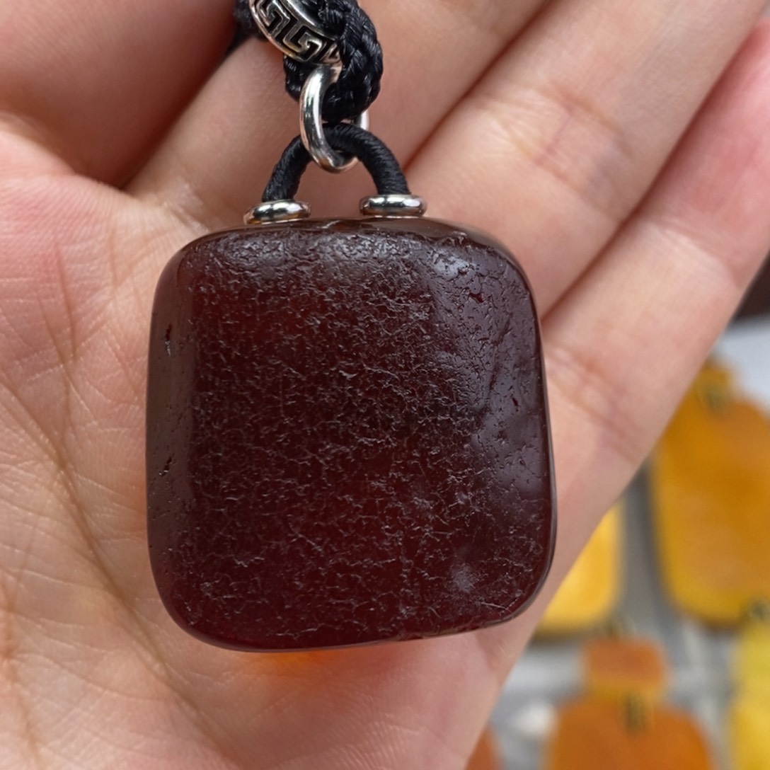 琥珀吊坠(赠链)未镶嵌