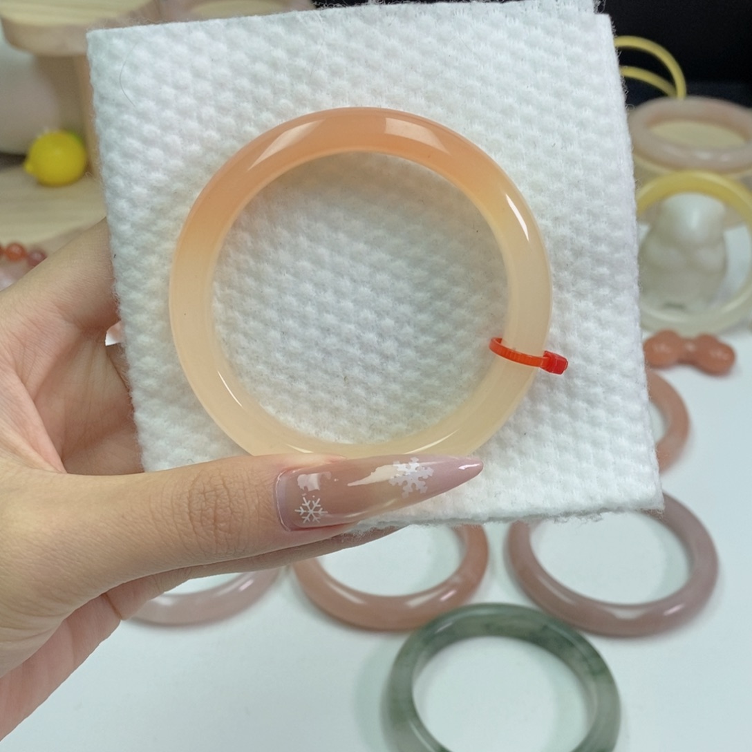 深***L石英质玉未镶嵌手镯