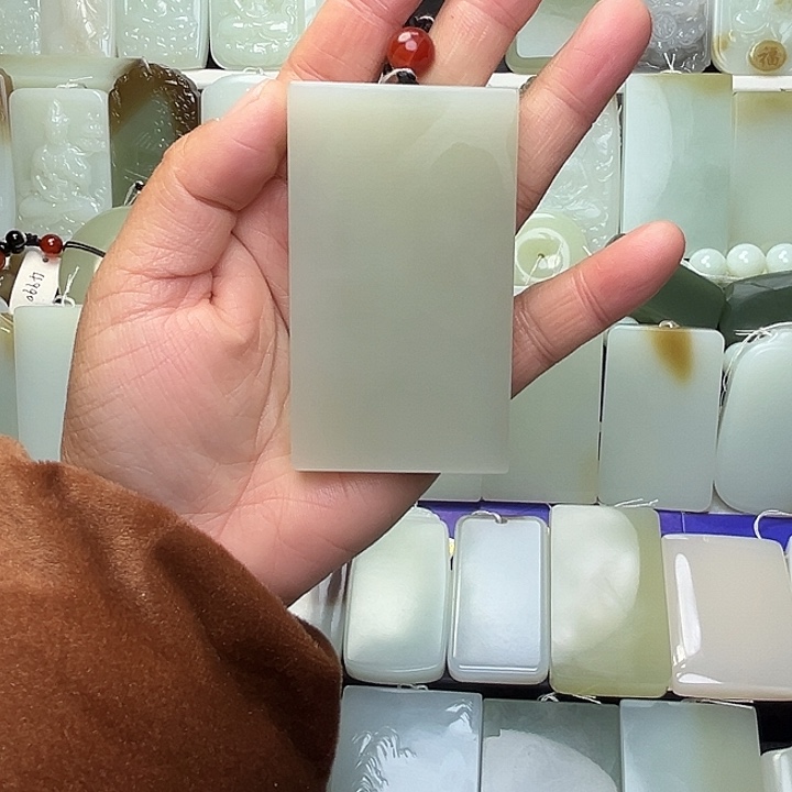 颈饰未镶嵌和田玉海**色