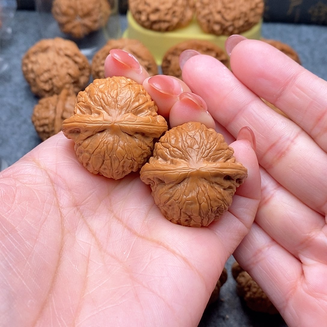 文玩核桃把件布*马精品乾隆磨35