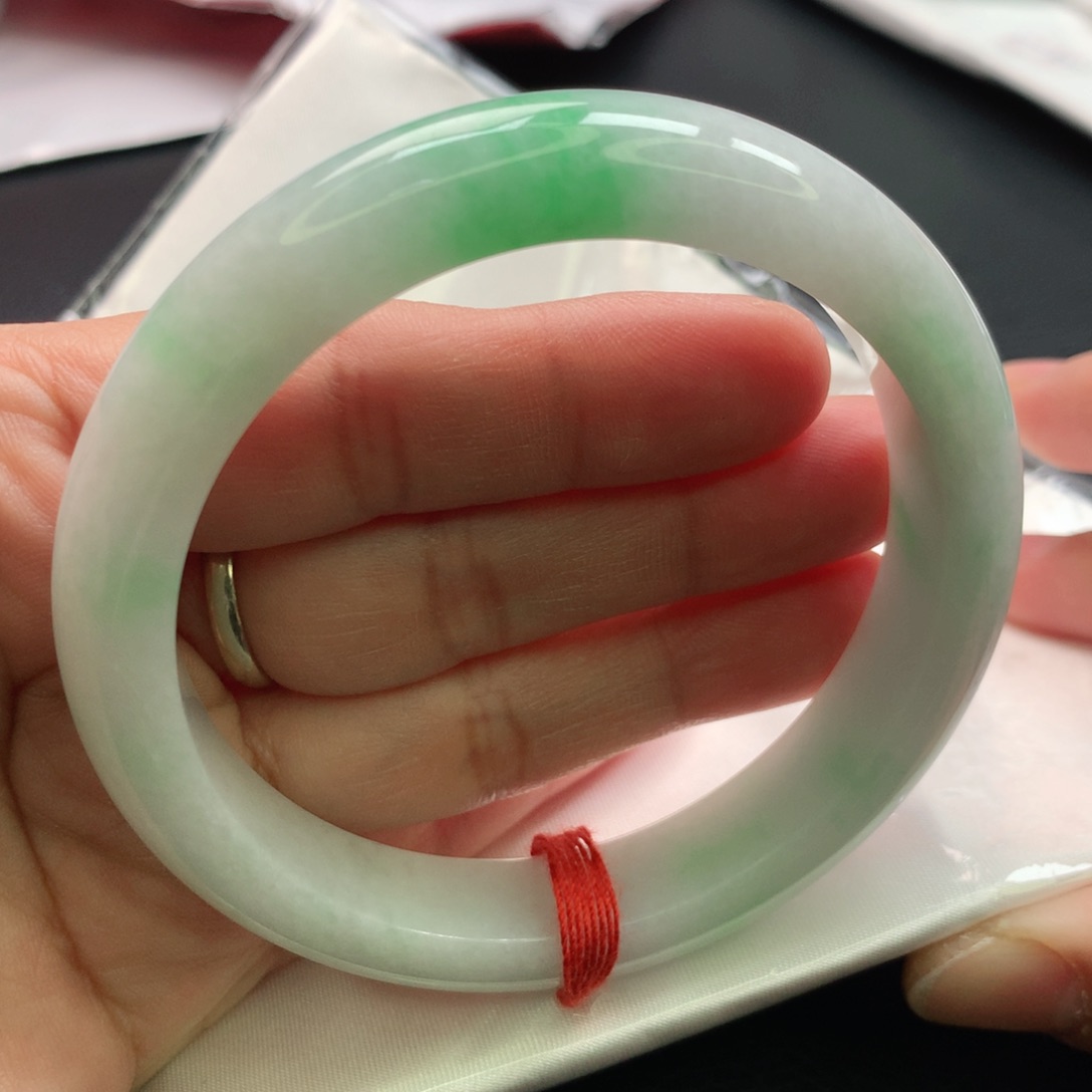 翡翠手镯未镶嵌缅甸60