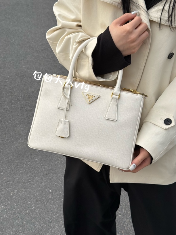 99新 Prada/普拉达 （新款在售）中号白金杀手单肩包