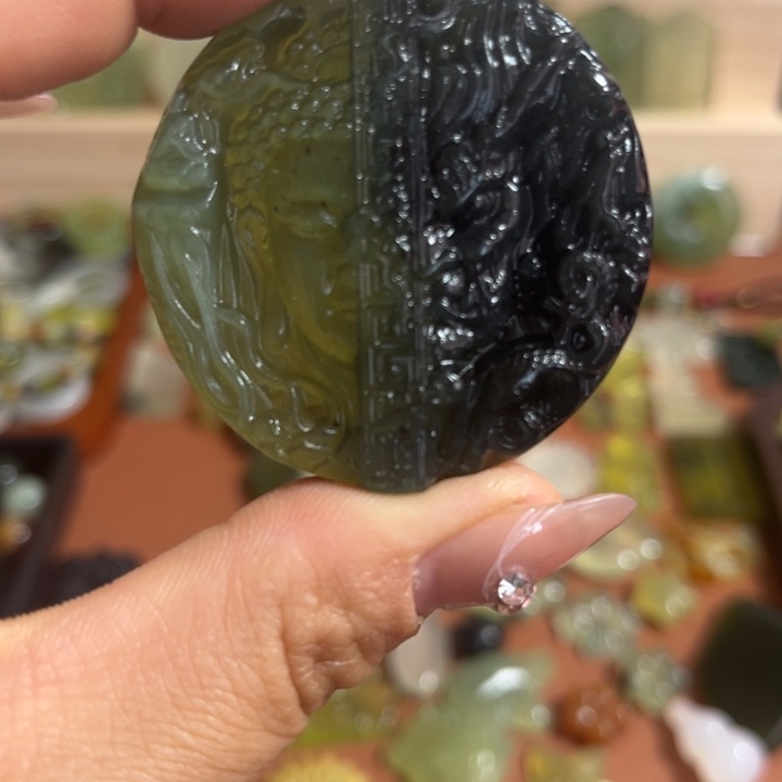 蛇纹石玉合金颈饰