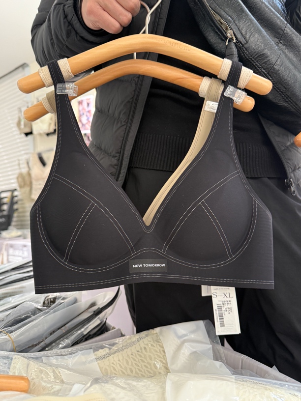 老莫推荐非常好看黑色衣服（846）