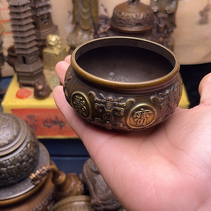 精美铜器点击下单