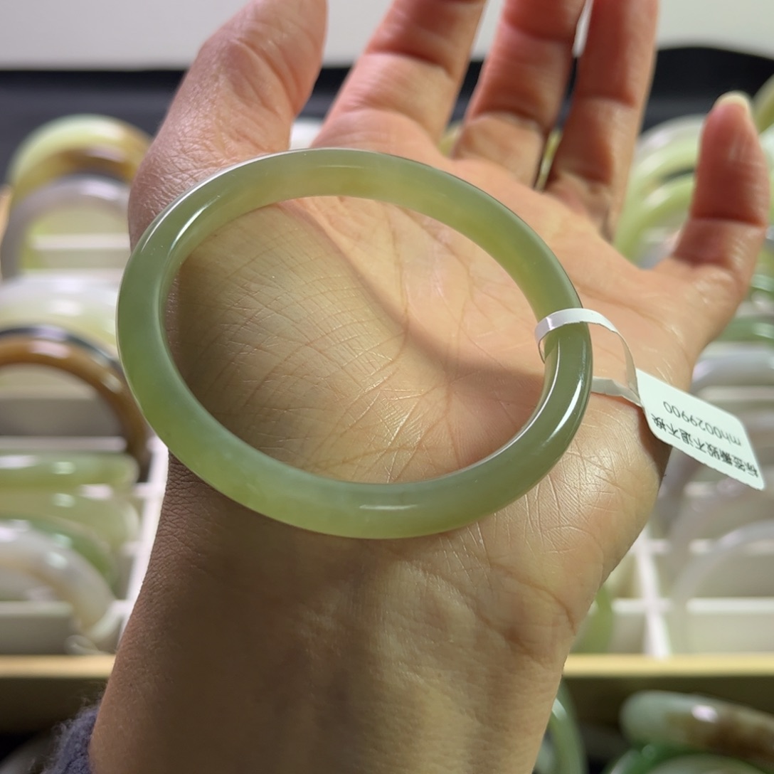 和田玉手镯52.8圈未镶嵌