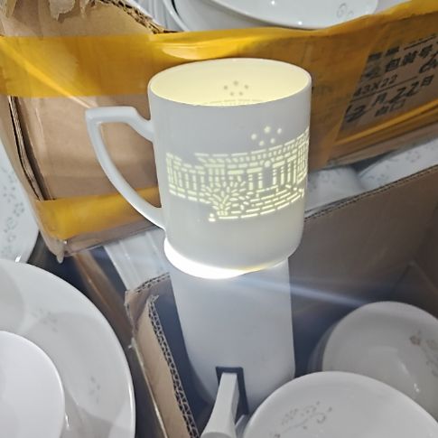 瓷玲珑中号办公杯两个微瑕疵