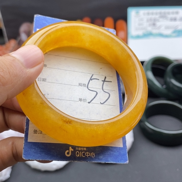 未镶嵌手镯石英质玉