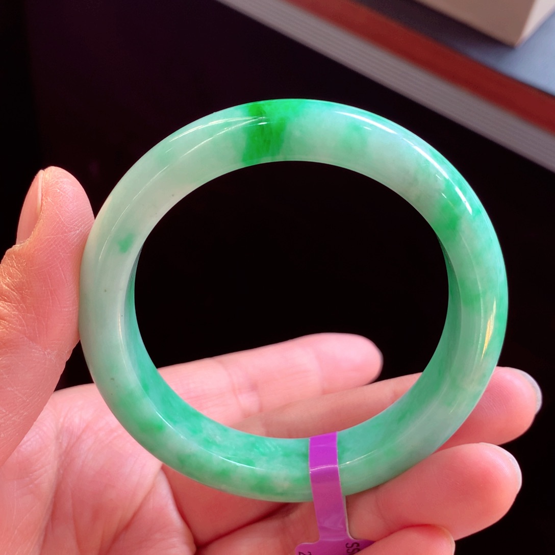 翡翠手镯未镶嵌缅甸翡翠