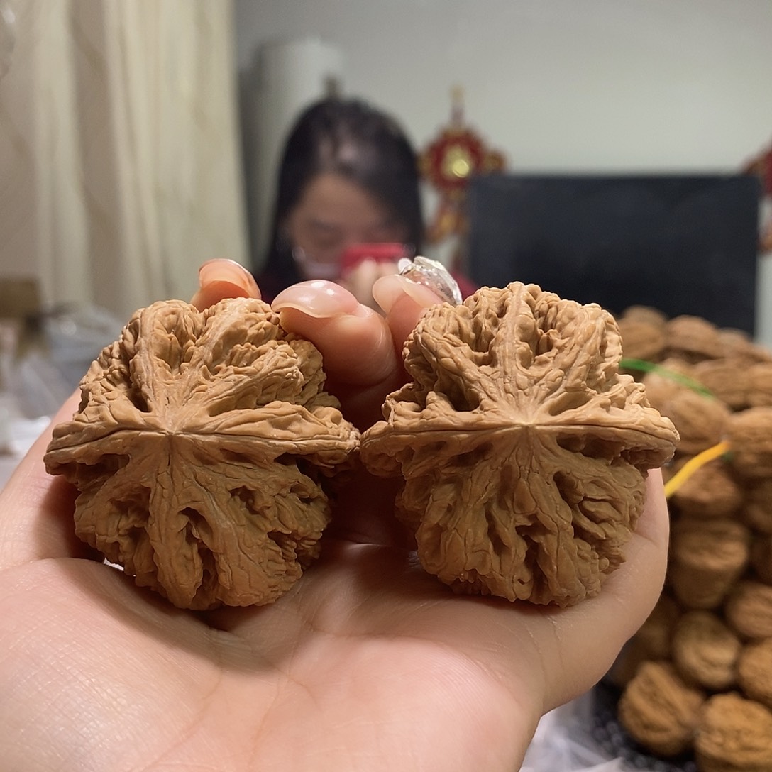 把件文玩核桃开***律大粗筋有黄尖