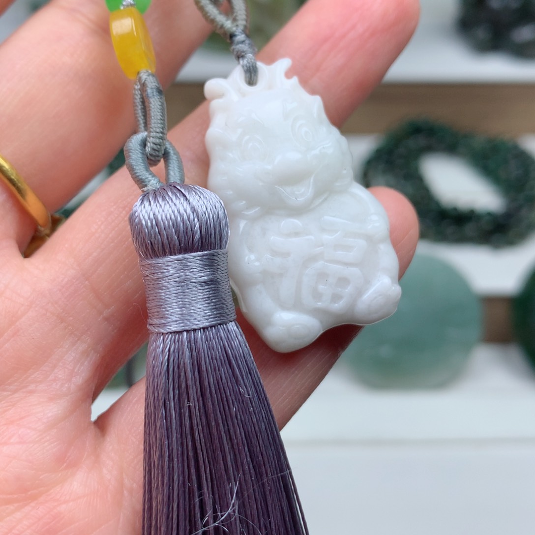 独山玉颈饰未镶嵌