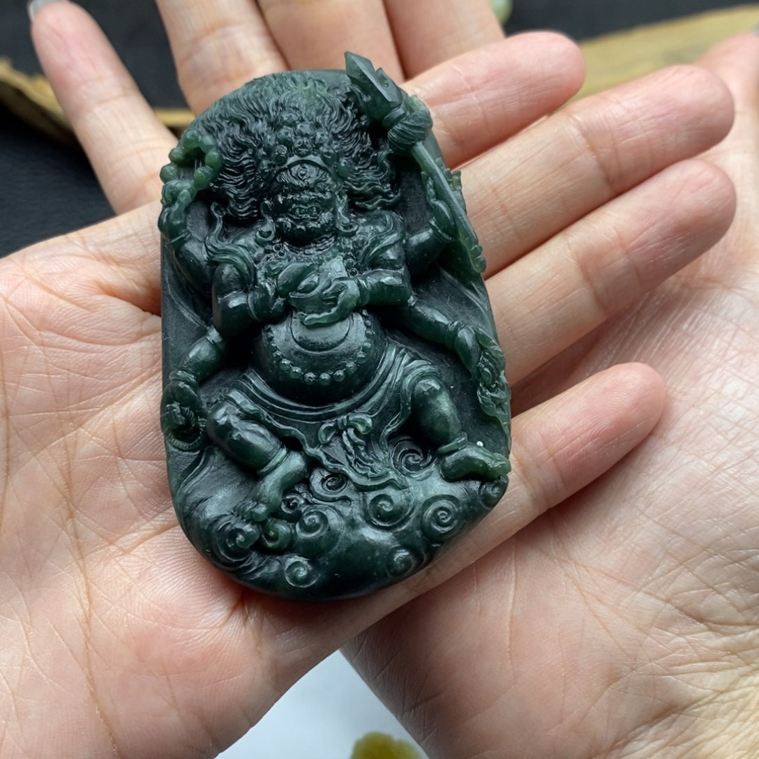 定制翡翠未镶嵌云**步