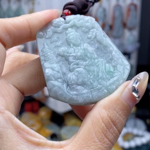 翡翠颈饰未镶嵌翡翠