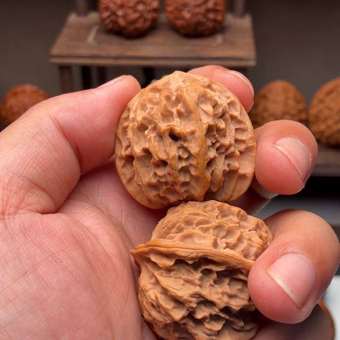 和***尘文玩核桃吊坠苹果