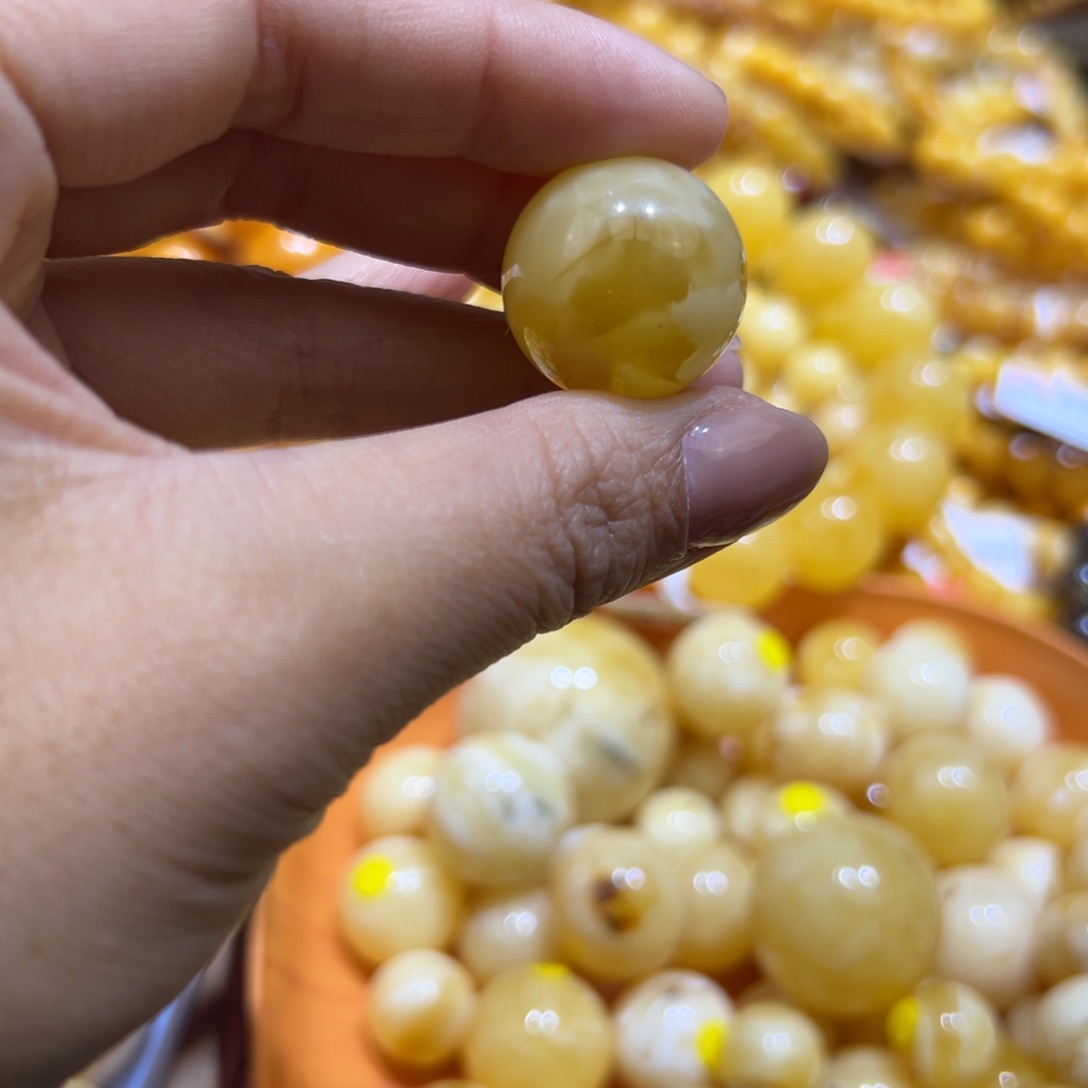 琥珀珠宝奇石未镶嵌