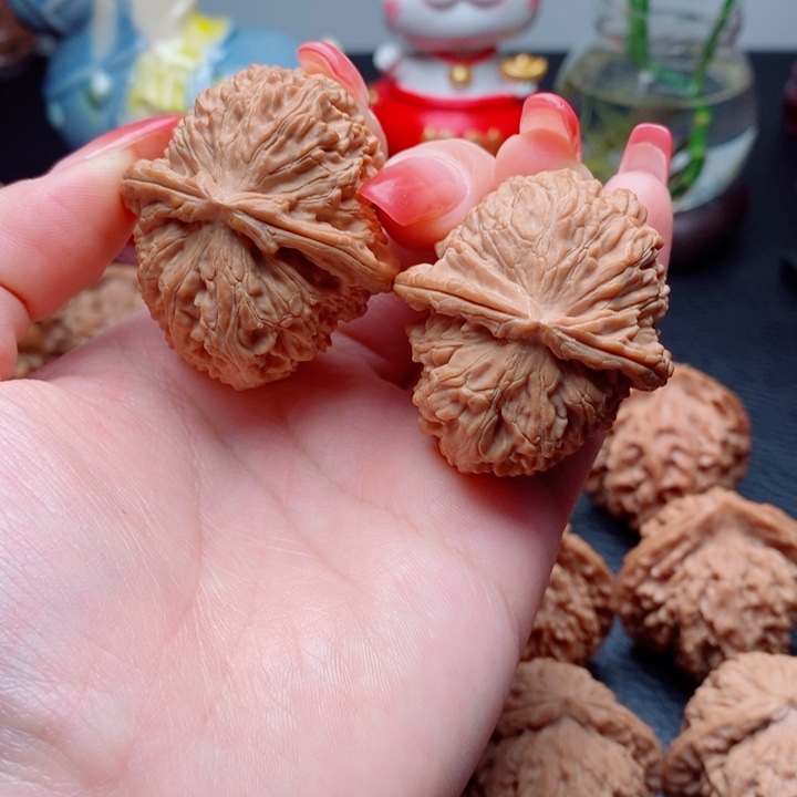 核桃山地果白狮子38