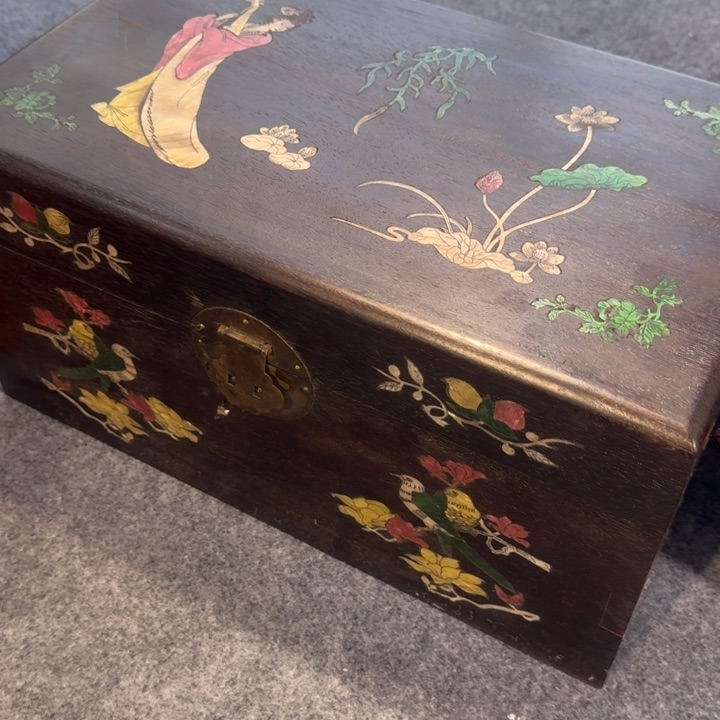 贡木箱的的的的的