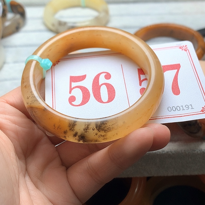 未镶嵌石英质玉（黄龙玉）手镯用****满