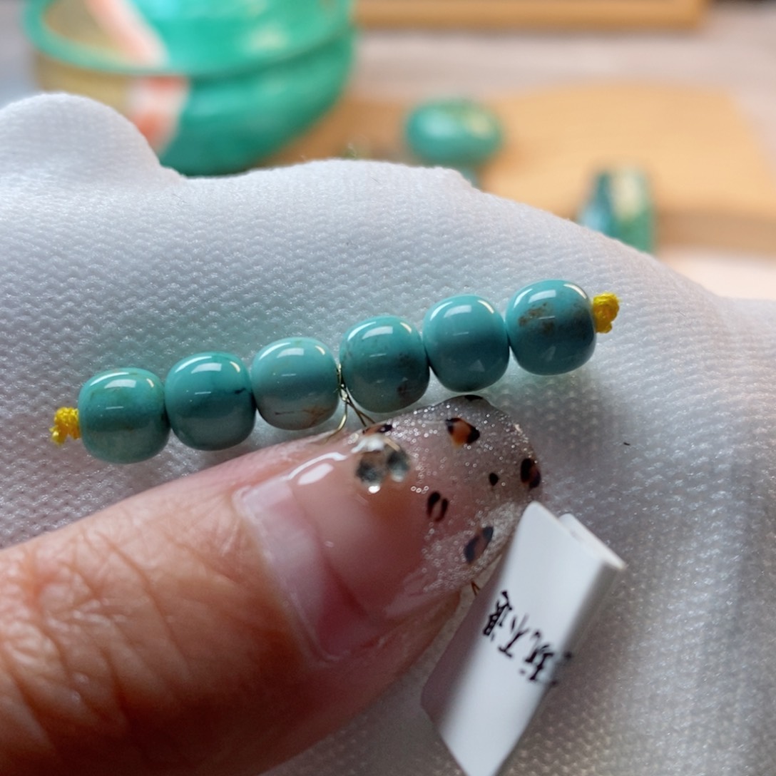 绿松石颈饰未镶嵌