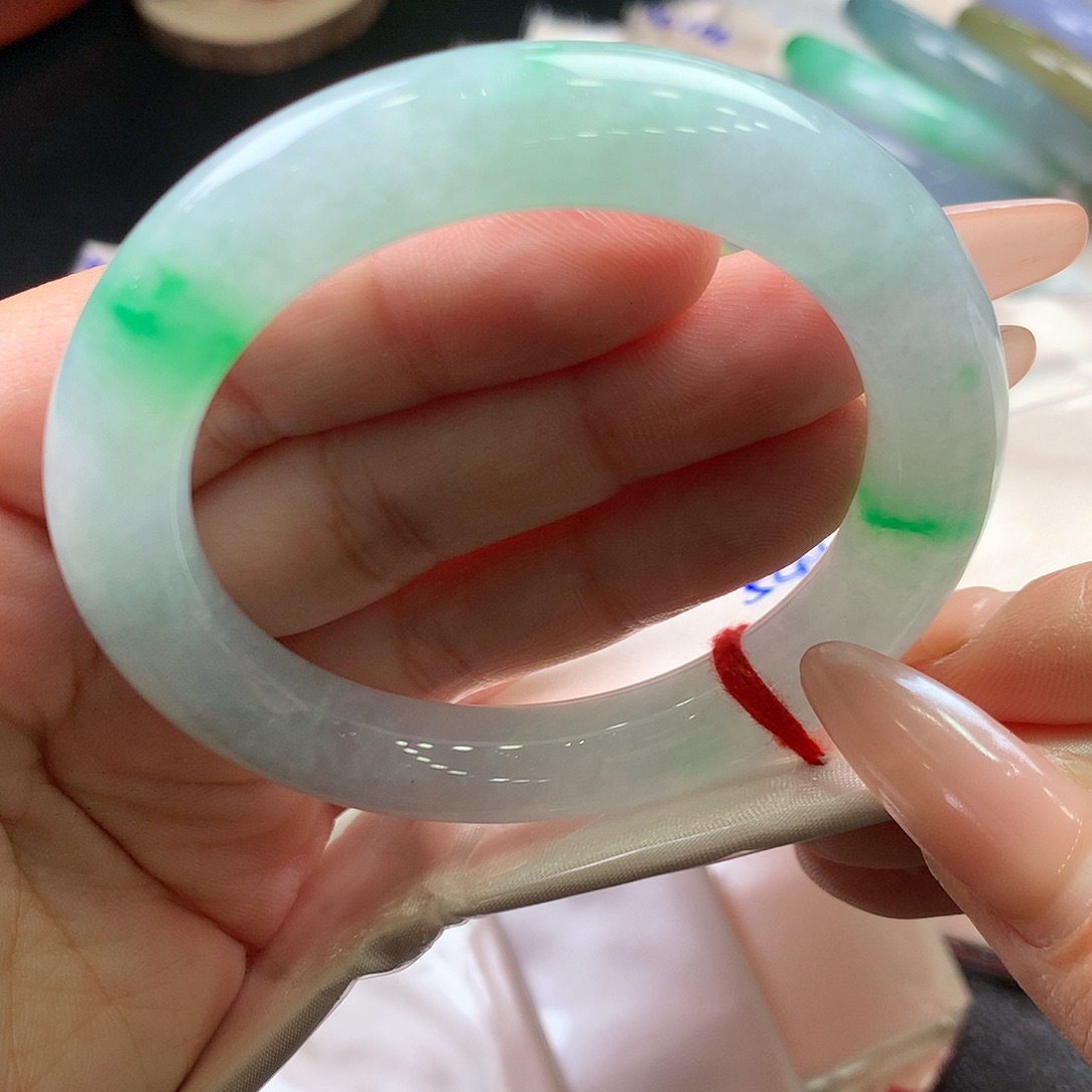 翡翠未镶嵌手镯54.5圆大漏