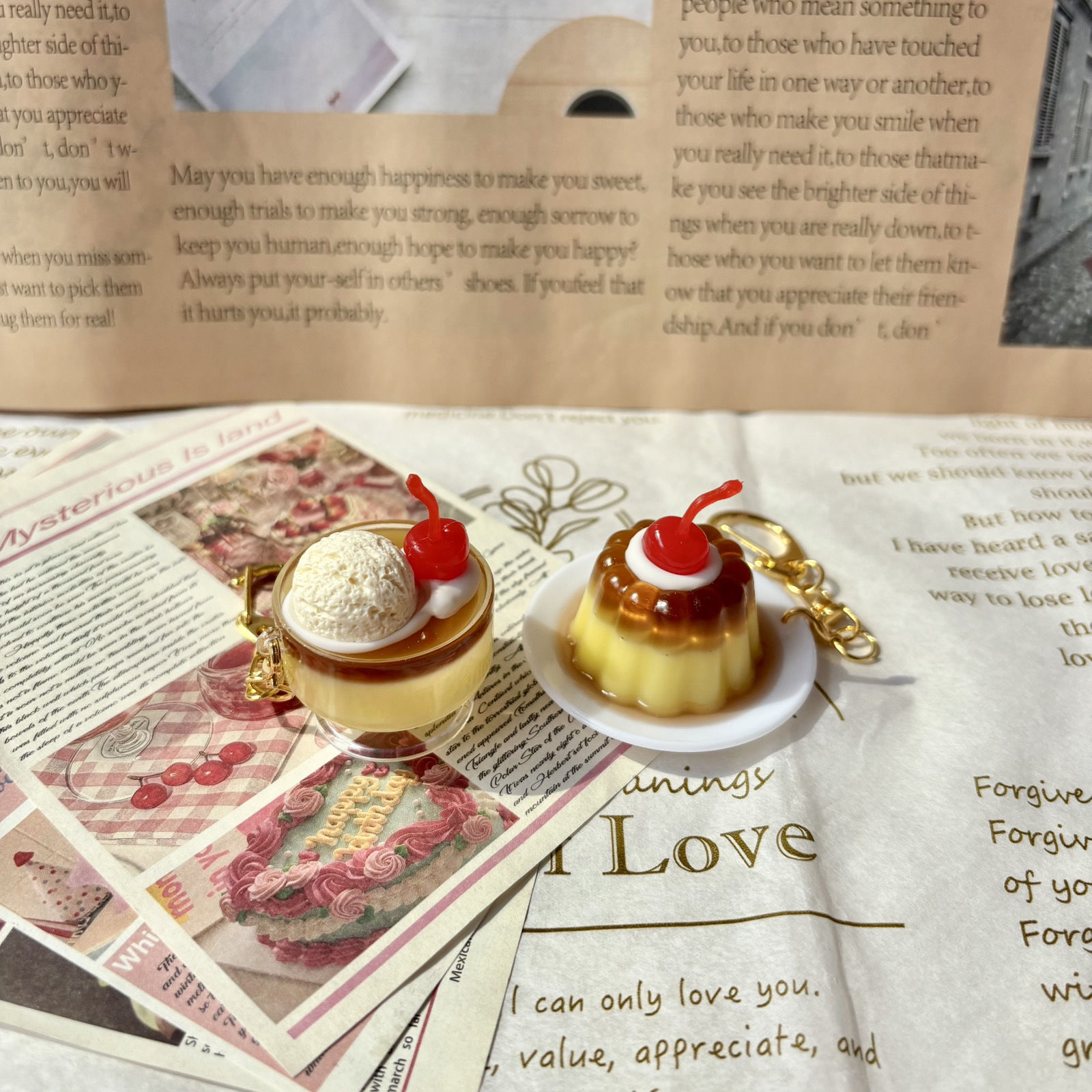 昭和喫茶焦糖布丁二次元可爱少女钥匙链包包装饰日系古早闺蜜礼物