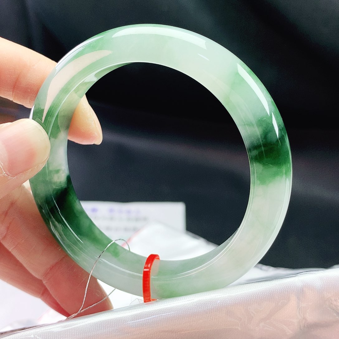 翡翠手镯未镶嵌54+圈