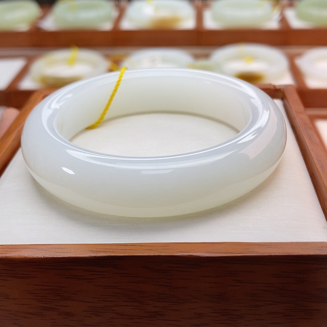 手链未镶嵌和田玉（白玉）