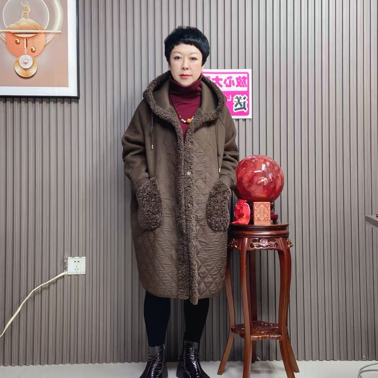 【雅洁服饰】171中老年女装中长款女装风衣冬季连帽民族风