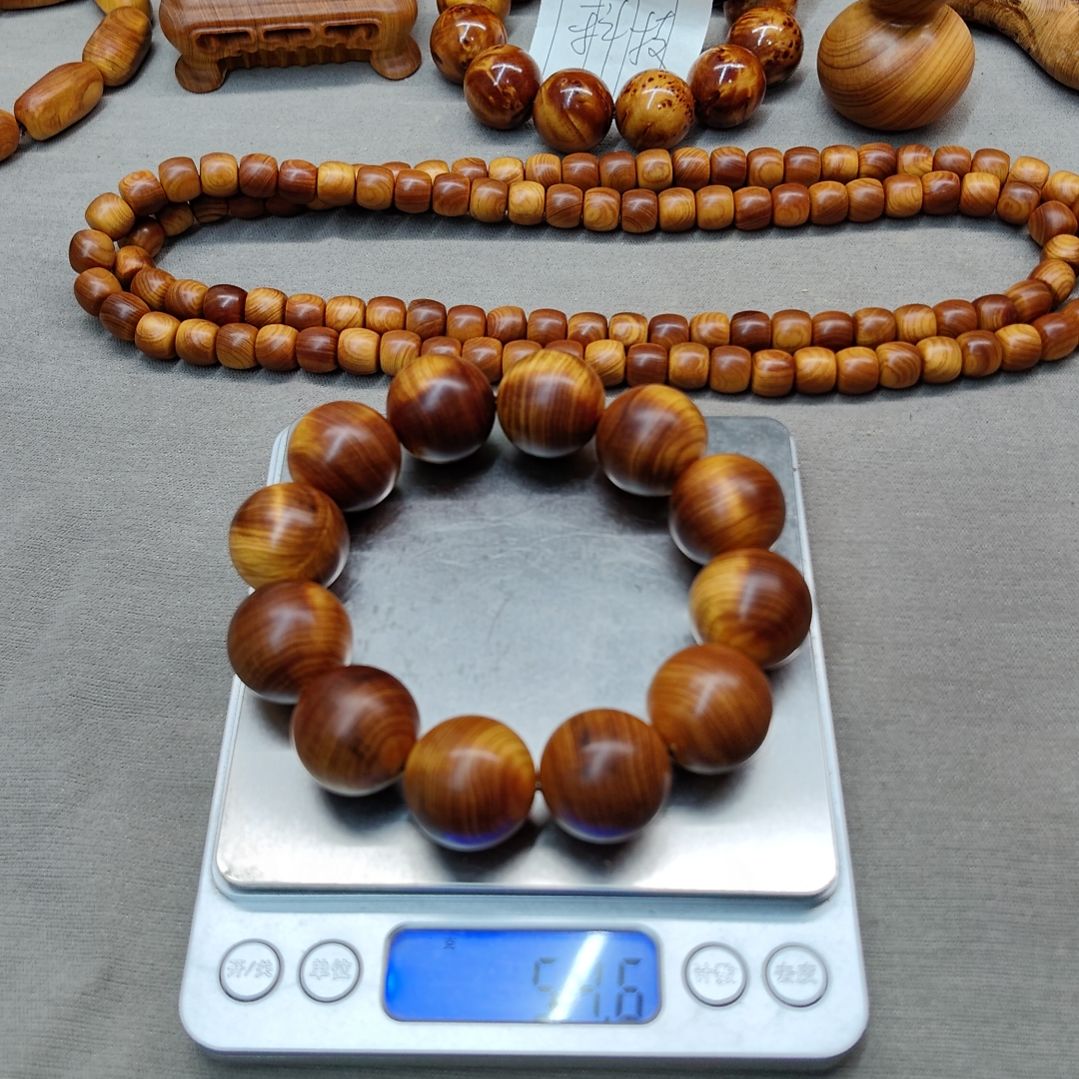 玻***。2.0干黑金，太行崖柏。。。