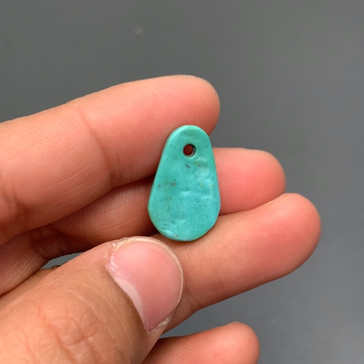 绿松石颈饰未镶嵌