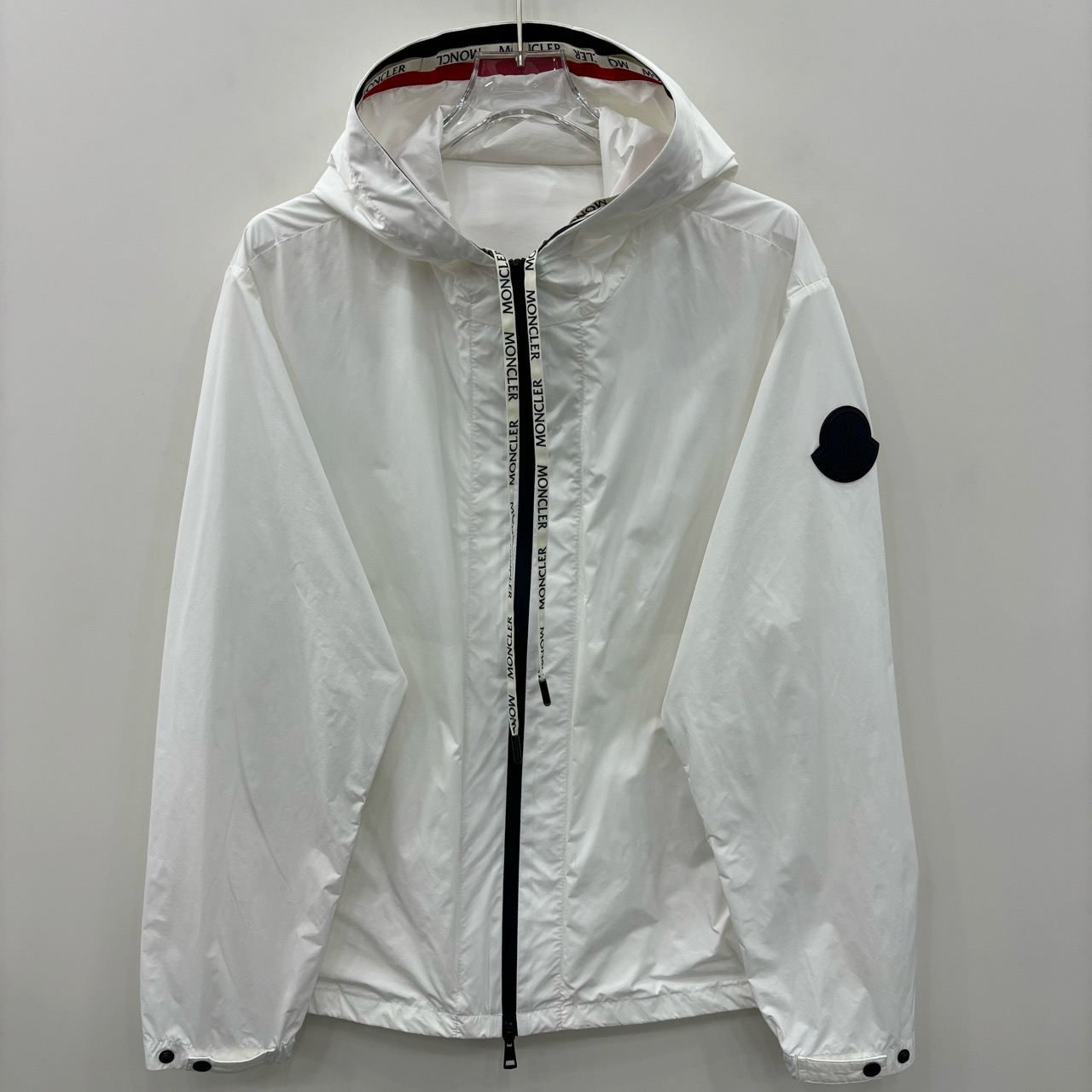 Moncler 盟可睐/袖标休闲连帽纯色夹克外套/尺码4/99新/编号6777