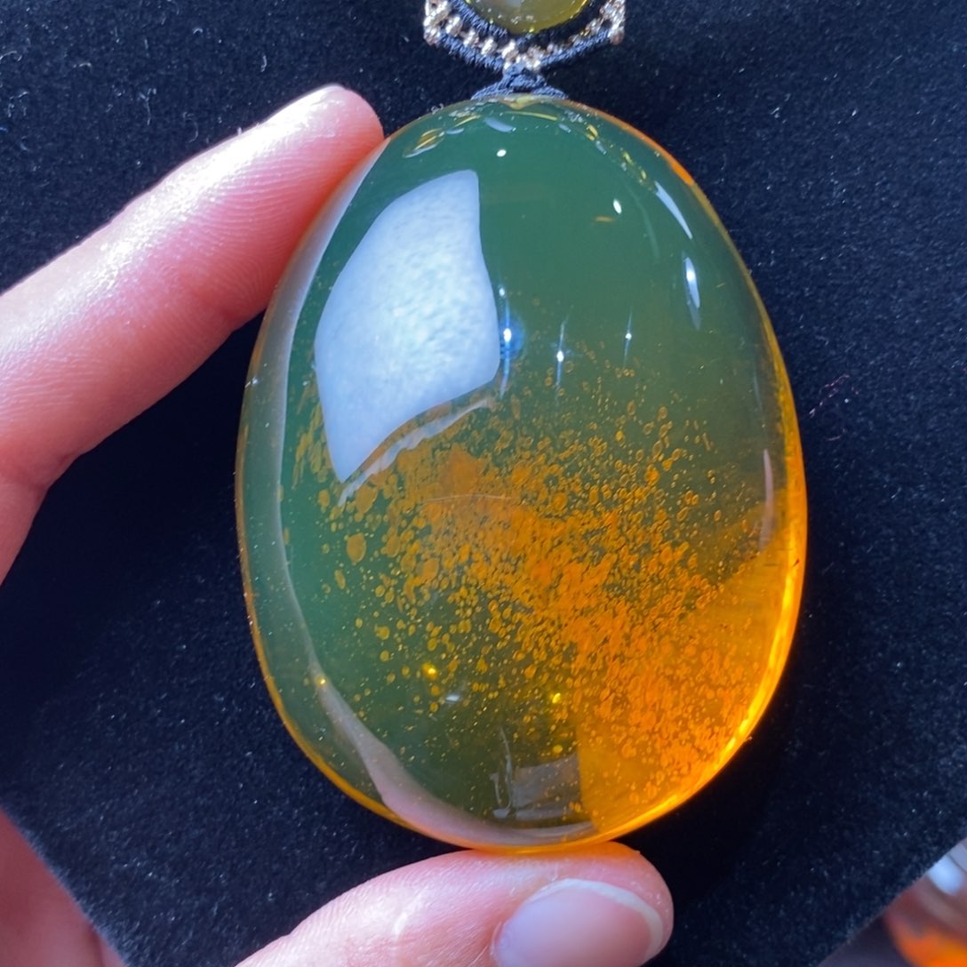 琥珀颈饰未镶嵌48克