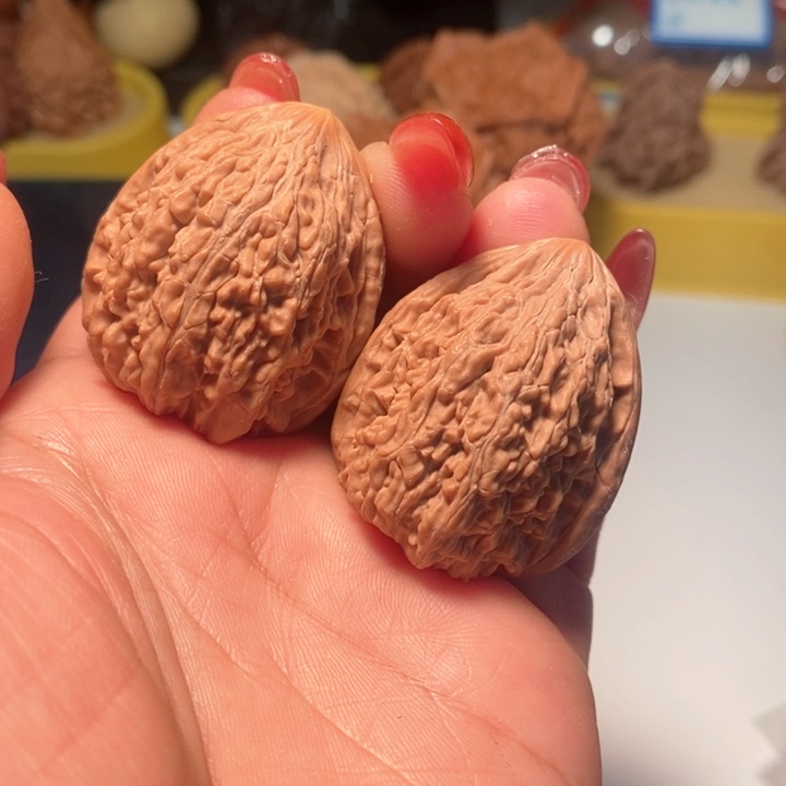 文玩核桃把件塔尖有修