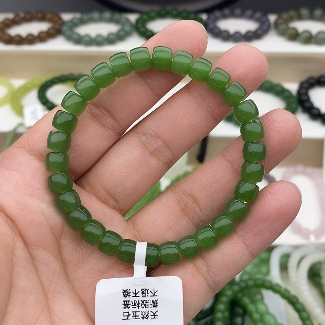 手链未镶嵌和田玉（碧玉）小*M