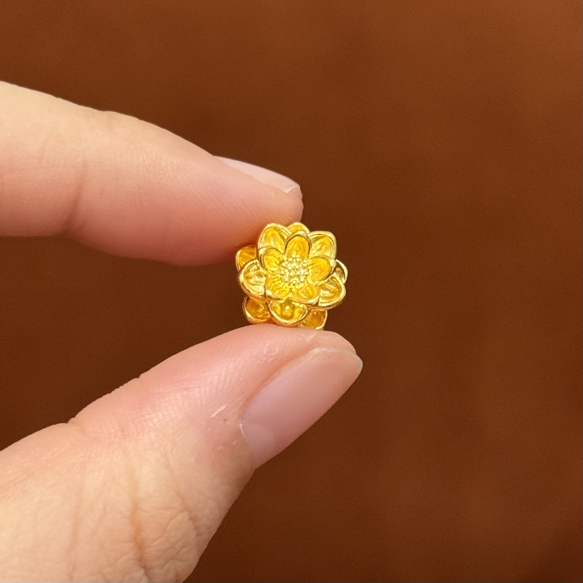 贝贝黄金 足金999 小莲花 素金 中穿 5D工艺 2328
