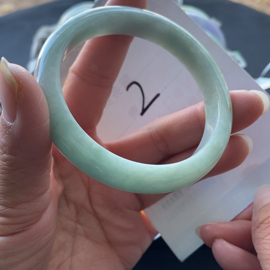 翡翠未镶嵌手镯微瑕手镯