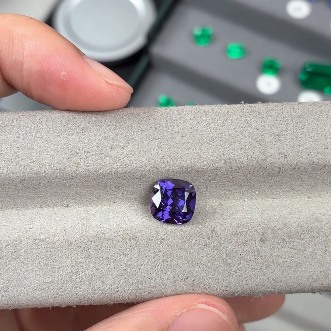 火***绊裸石合成（培育）蓝宝石3.07ct