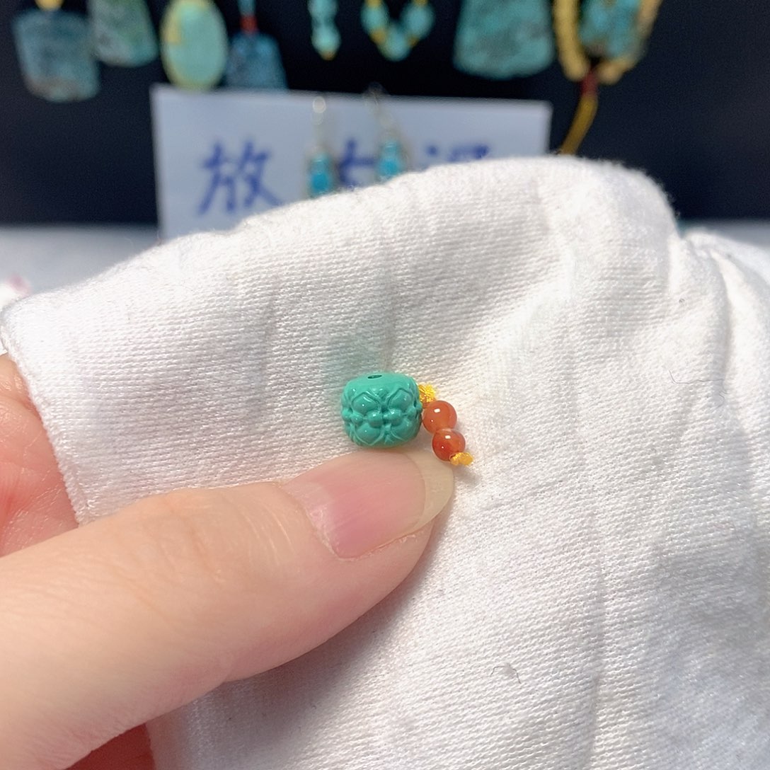 南红玛瑙未镶嵌珠宝奇石