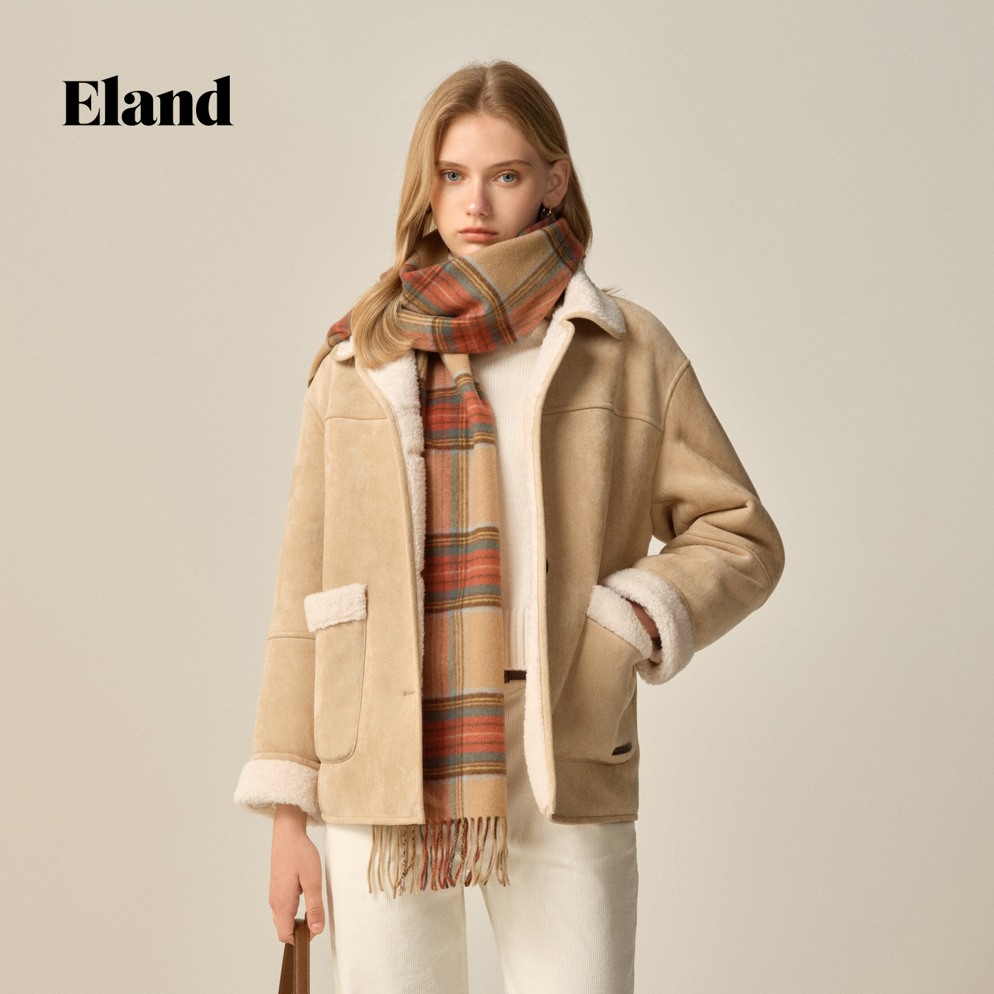 Eland衣恋女宽松短款大口袋毛绒保暖仿鹿皮绒翻领外套EEJHF4VD03